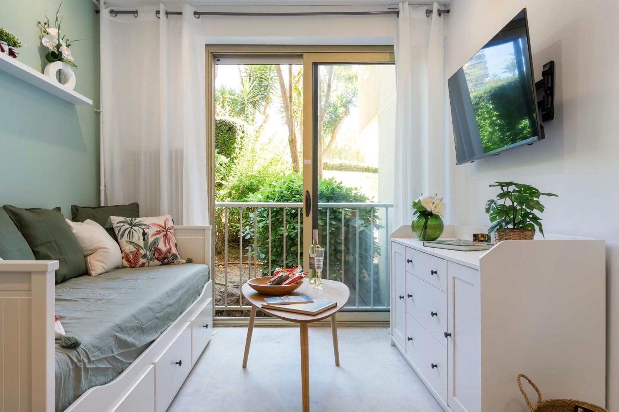 Jolie Cosy Proche Sur Juan Les Pins Apartment