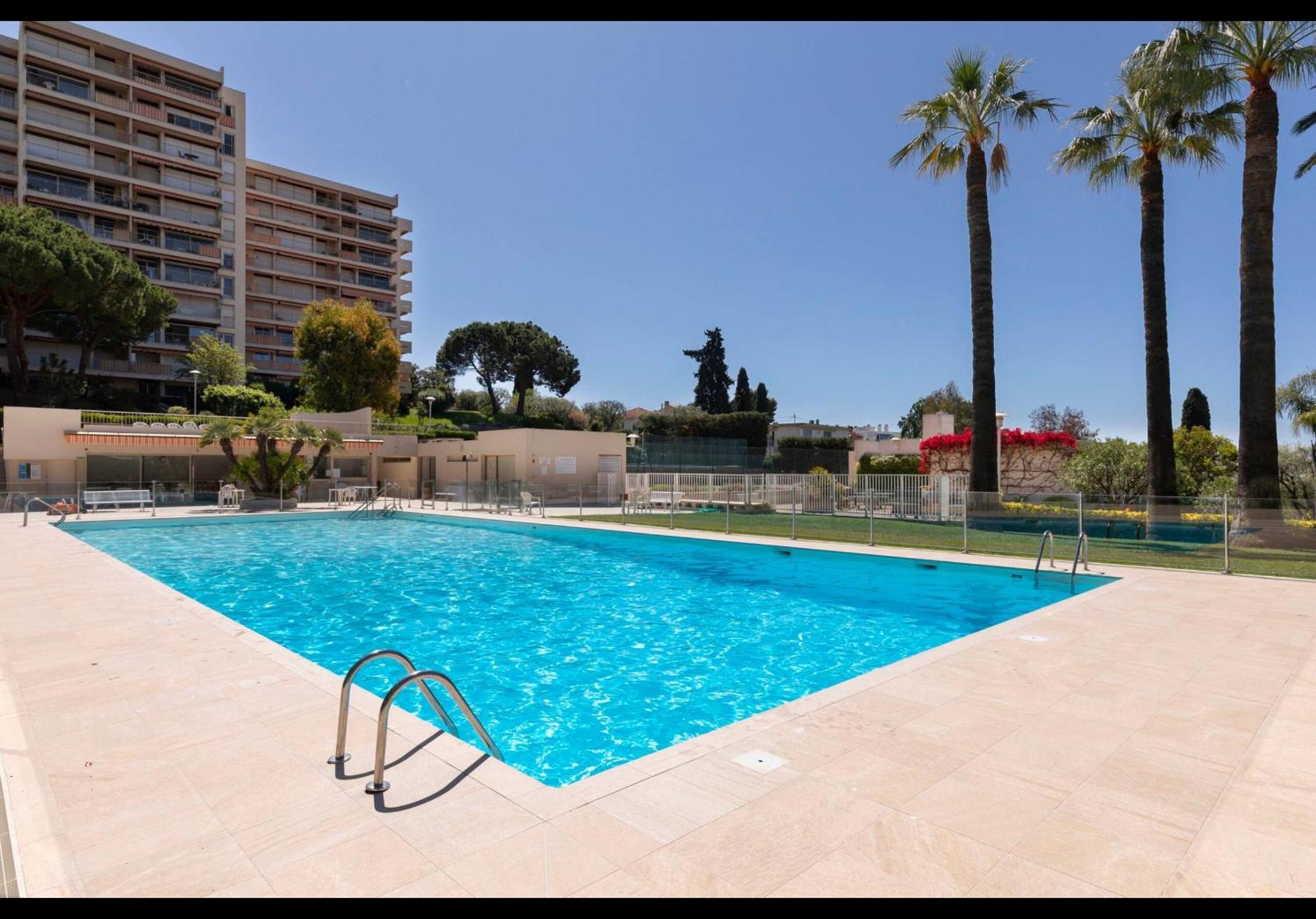 Jolie Cosy Proche Sur Juan Les Pins