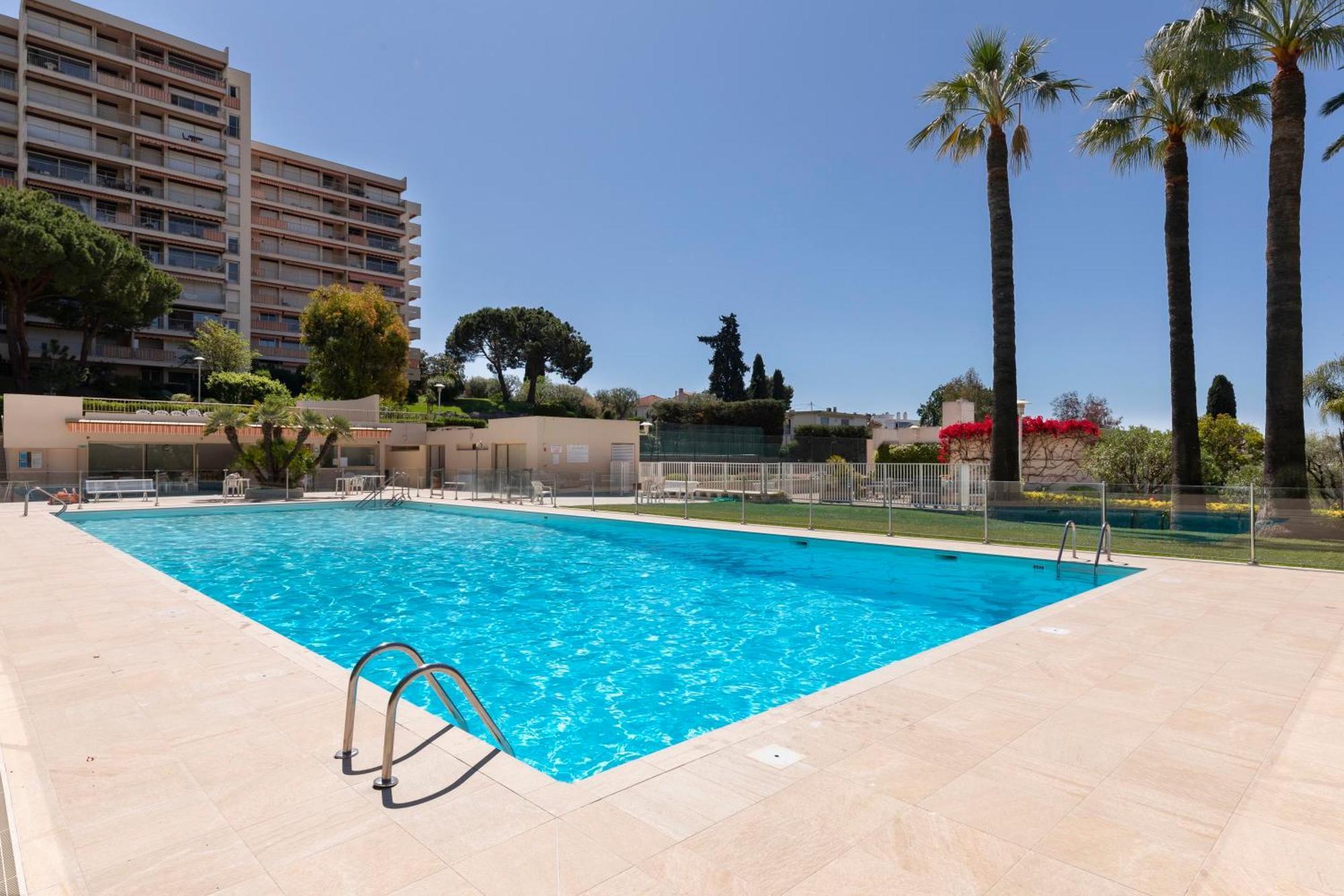 Jolie Cosy Proche Sur Juan Les Pins *